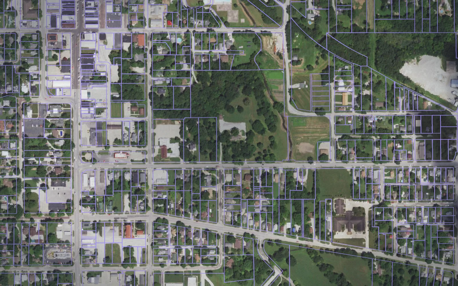 Parcel boundaries over aerial imagery of Montgomery County, Illinois