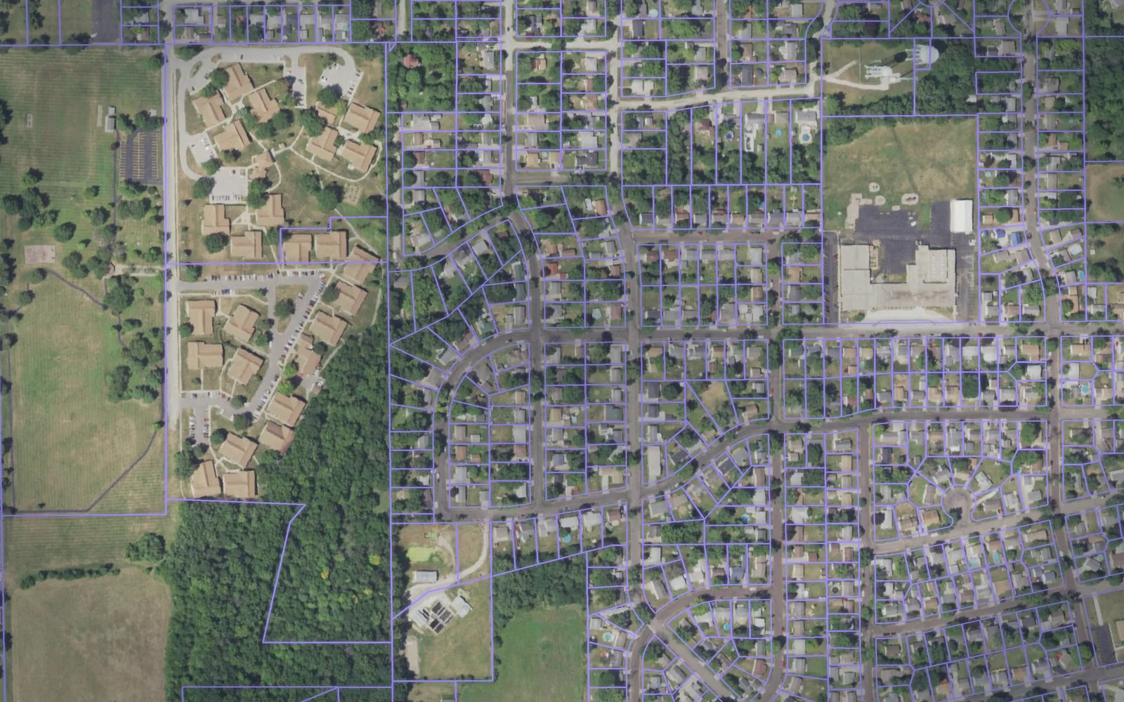Parcel boundaries over aerial imagery of Tazewell County, Illinois