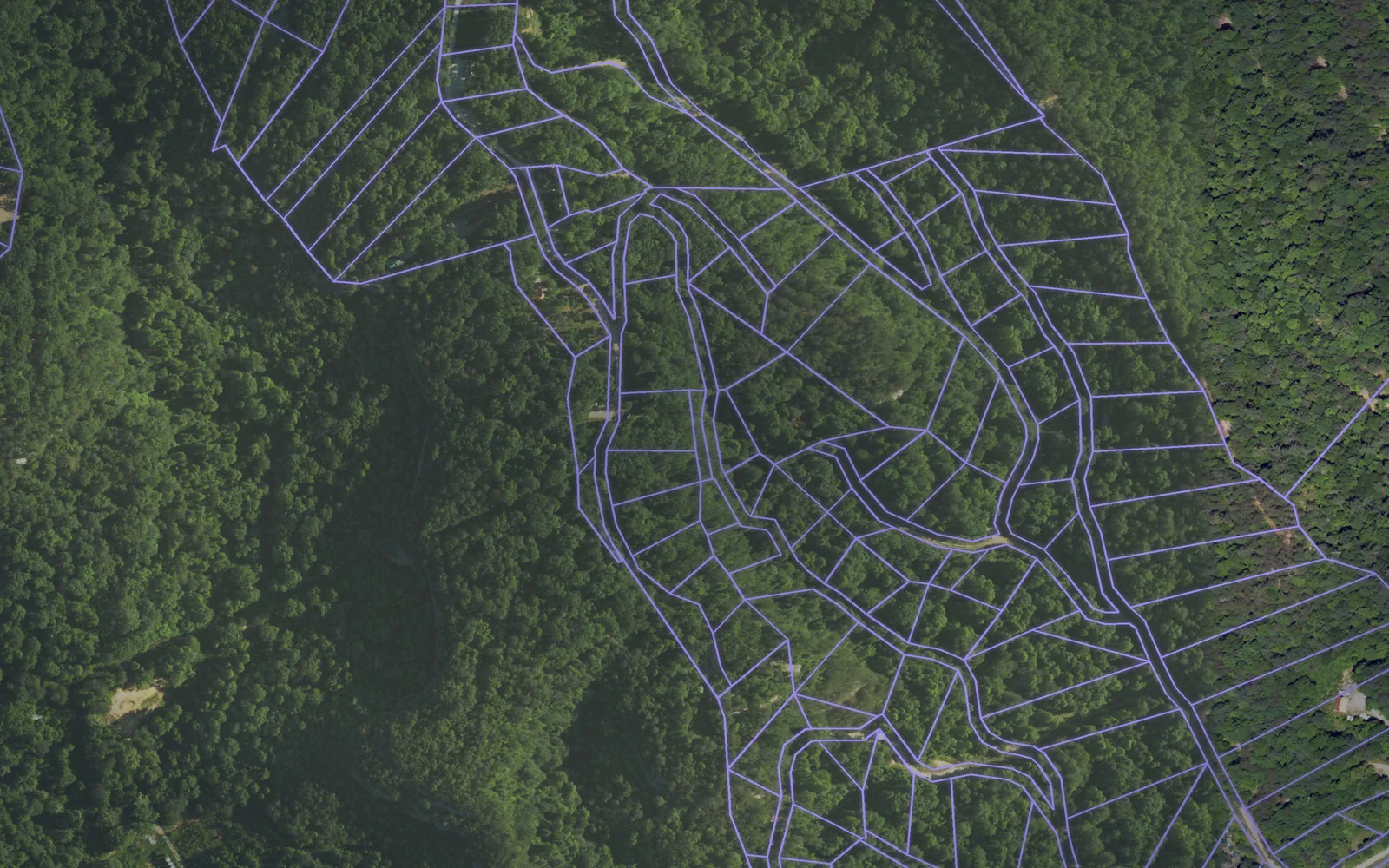 Parcel boundaries over aerial imagery of Lee County, Kentucky