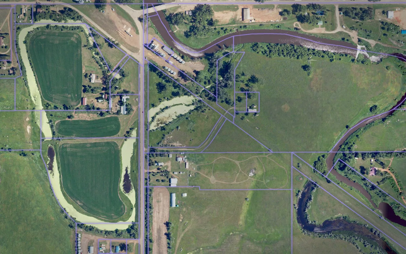 Parcel boundaries over aerial imagery of Hettinger County, North Dakota