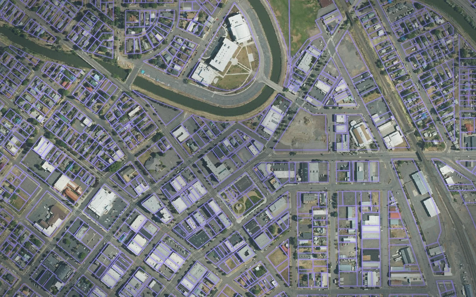Parcel boundaries over aerial imagery of Klamath County, Oregon