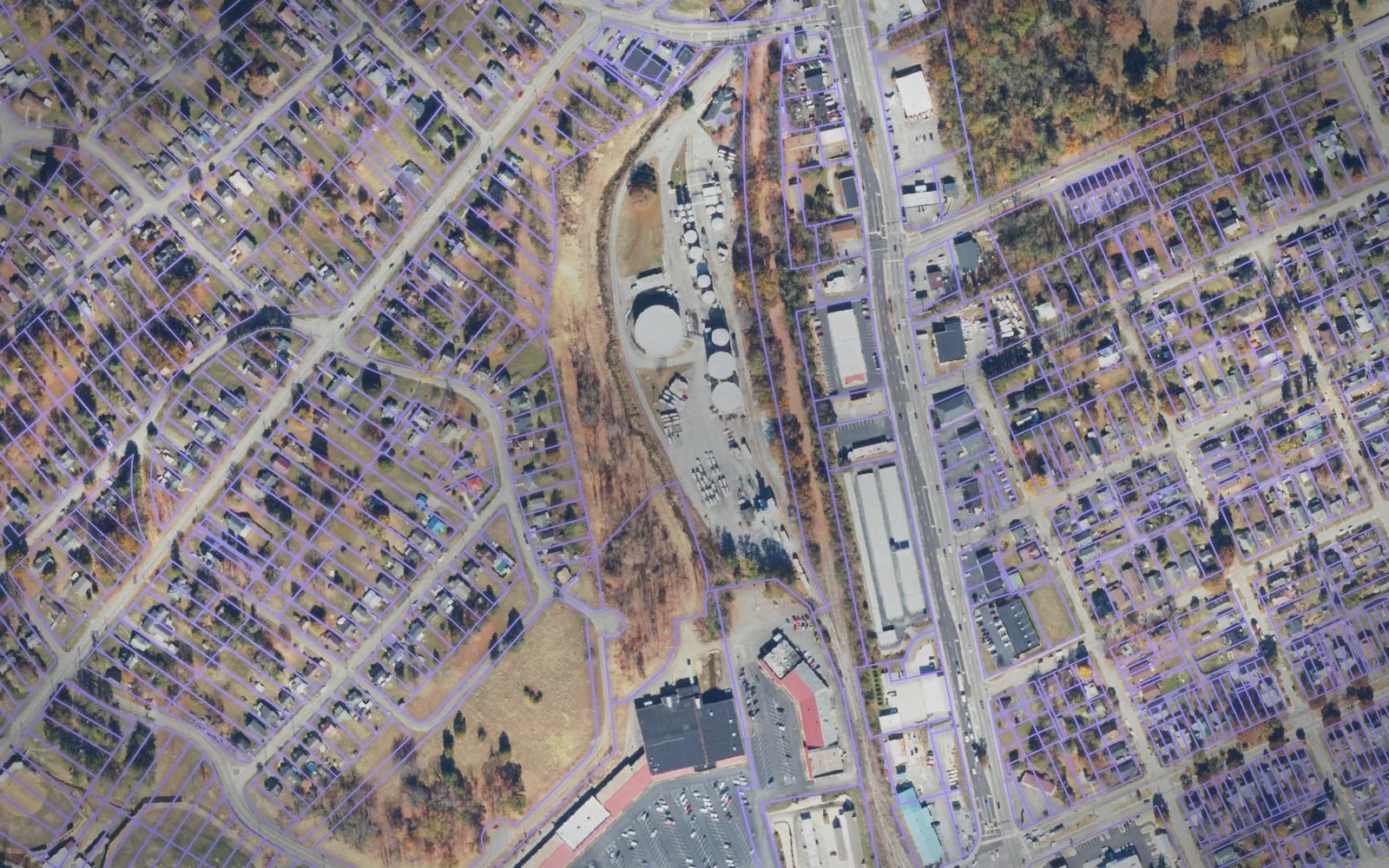 Parcel boundaries over aerial imagery of Bristol city, Virginia